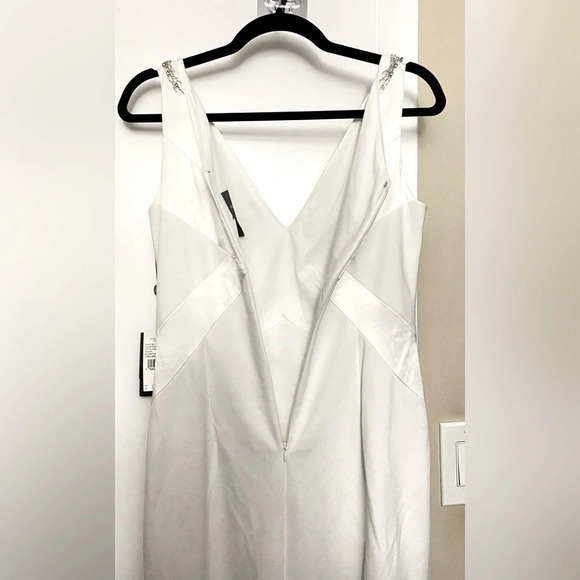 NWT Adrianna Papell Beaded Appliqué Charmeuse Mermaid Sleeveless Ivory Gown Sz 2 - Picture 4 of 16